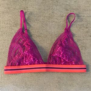 Victoria’s Secret Magenta Wireless Lace Bralette M
